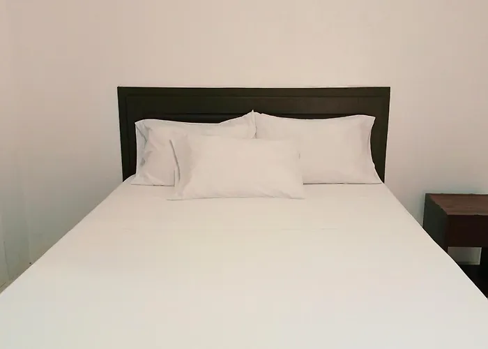 Central hotel: The Strand Suites And Dormitel